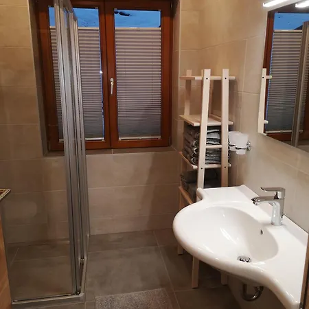 Haus Grugger דירה