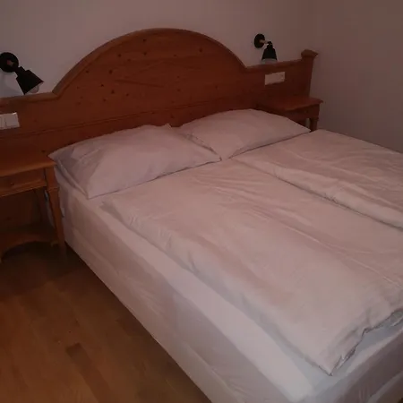 Haus Grugger Апартаменты *